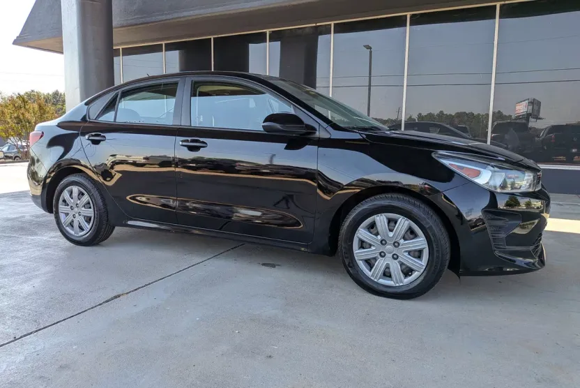 2021 Kia Rio S photo 1