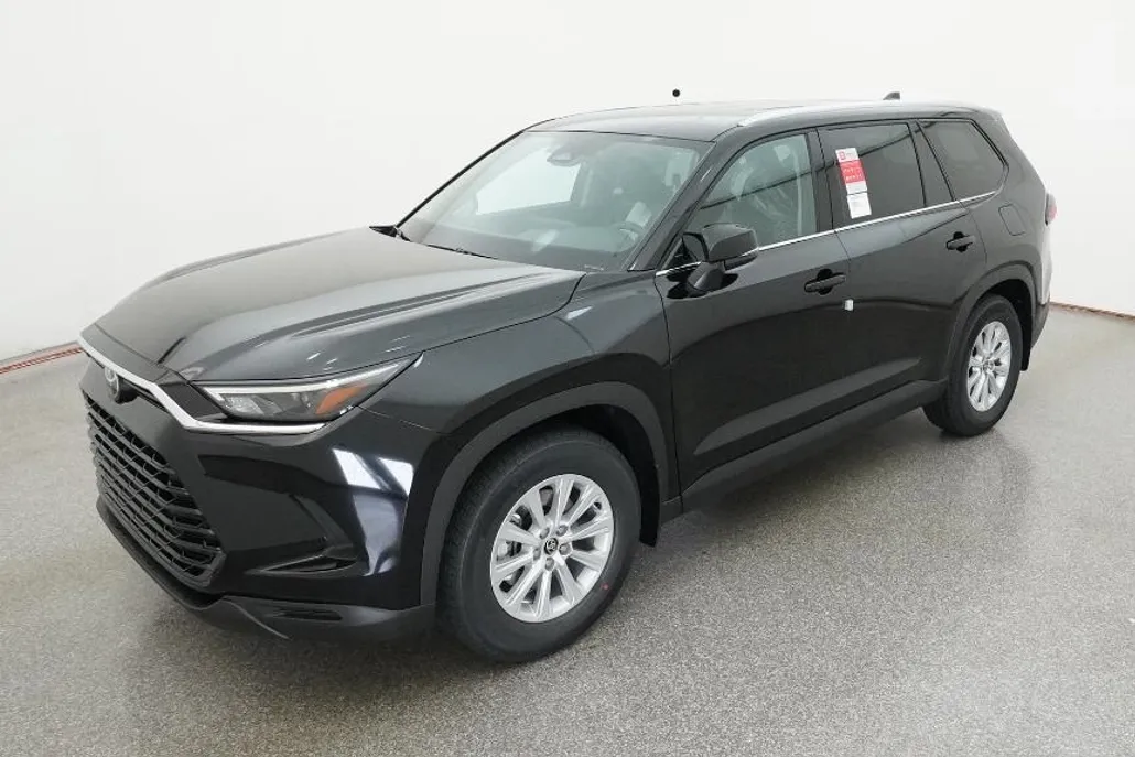 2026 Toyota Highlander Hybrid XLE photo 1