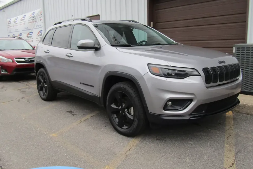 2020 Jeep Cherokee Altitude photo 1