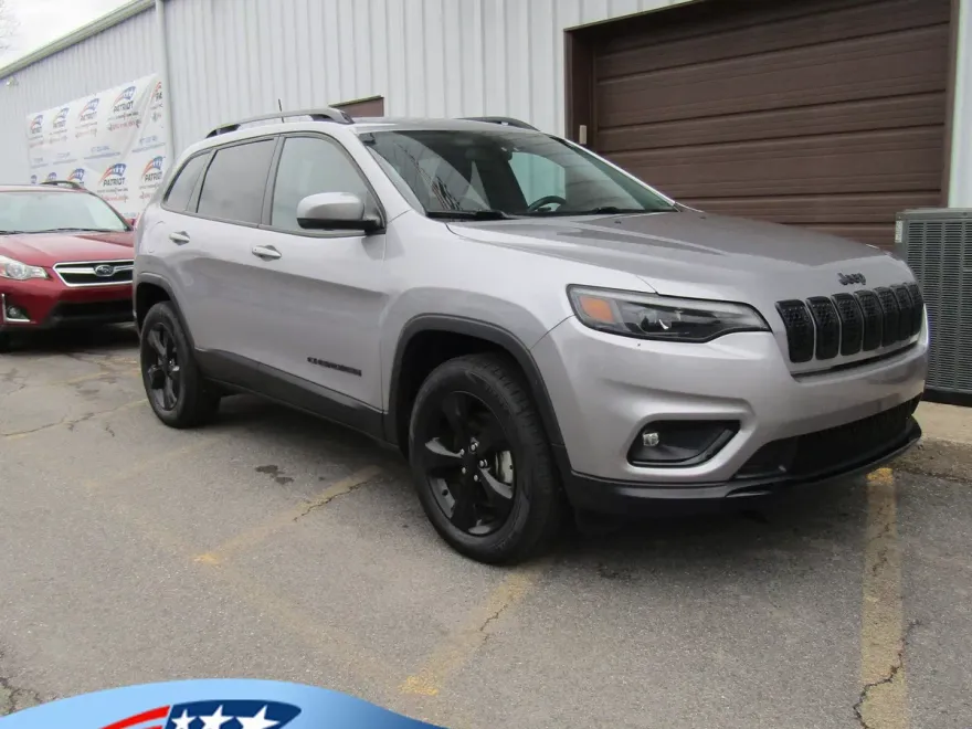 2020 Jeep Cherokee Altitude photo 1