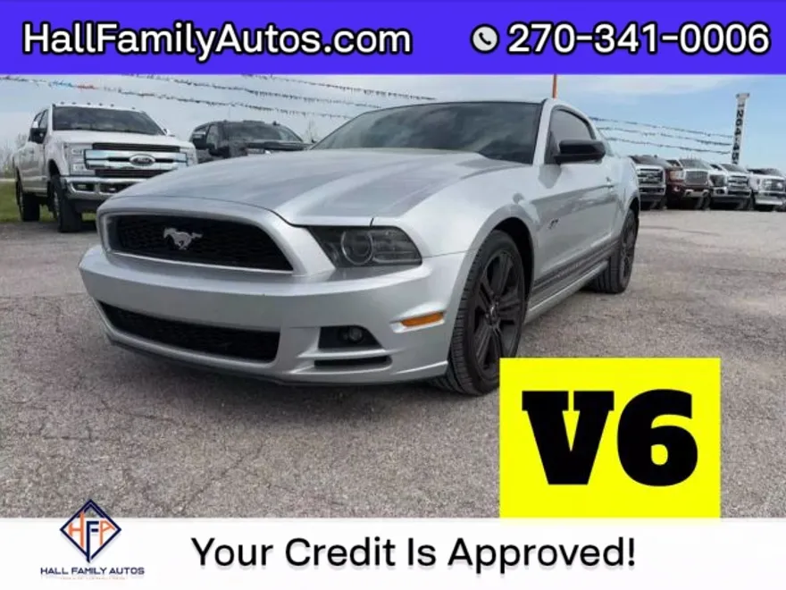 2013 Ford Mustang V6 photo 1