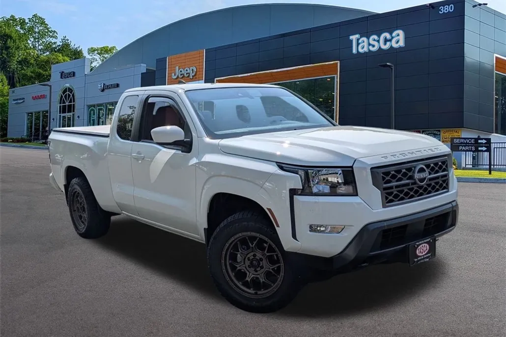2024 Nissan Frontier SV photo 1