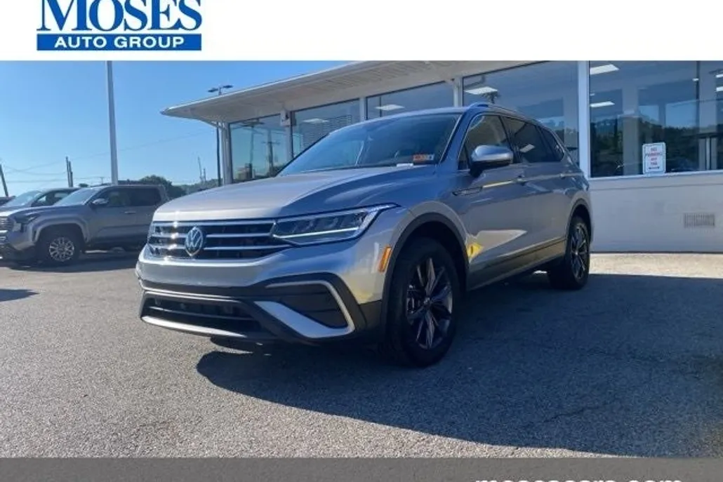 2024 Volkswagen Tiguan SE Wolfsburg Edition photo 1
