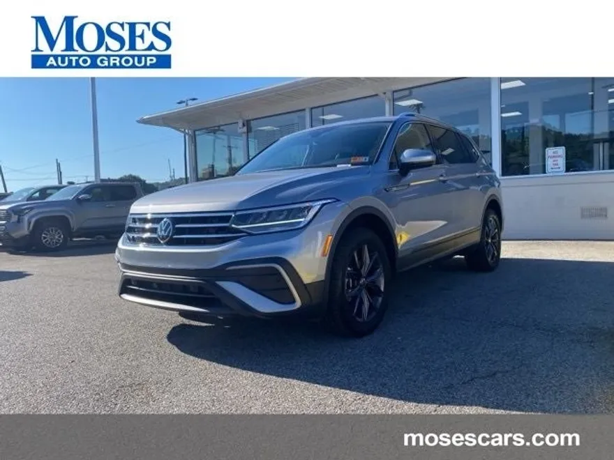 2024 Volkswagen Tiguan SE Wolfsburg Edition photo 1