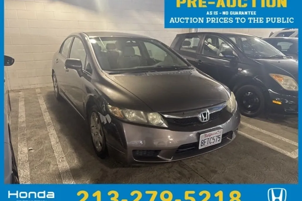 2010 Honda Civic LX photo 1