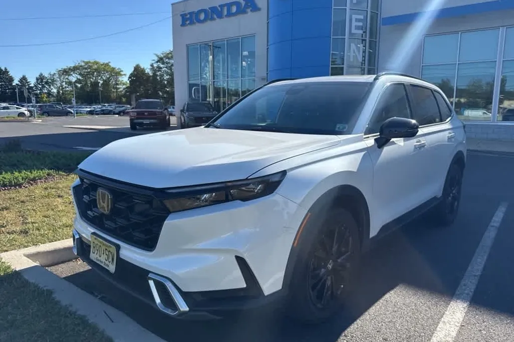 2023 Honda CR-V Hybrid Sport Touring photo 1