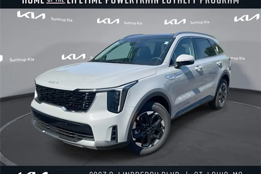 2025 Kia Sorento S photo 1