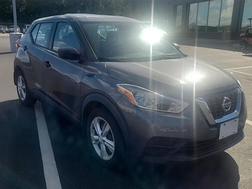 2020 Nissan Kicks S photo 1