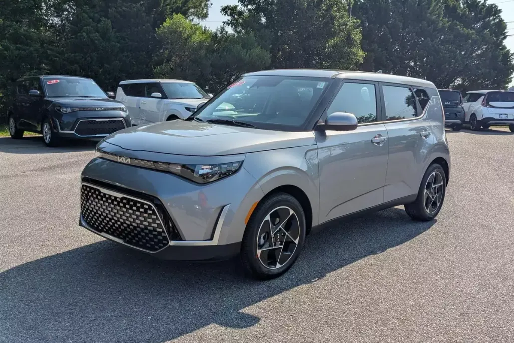 2025 Kia Soul EX photo 1