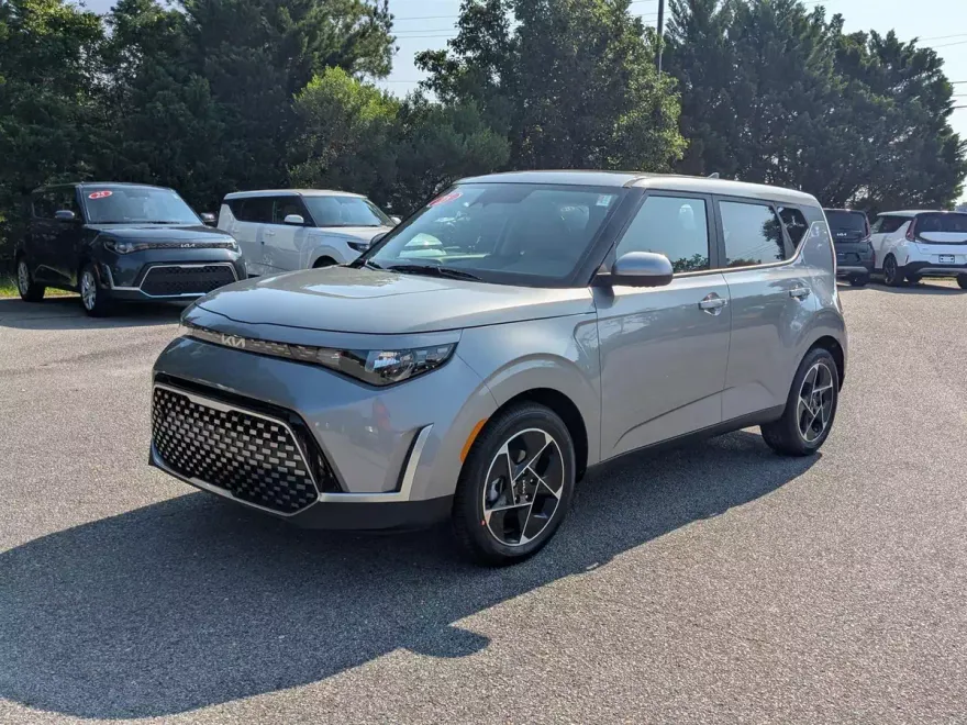 2025 Kia Soul EX photo 1