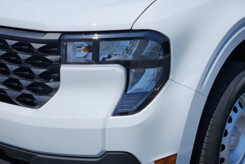 2025 Ford Maverick XL photo 1