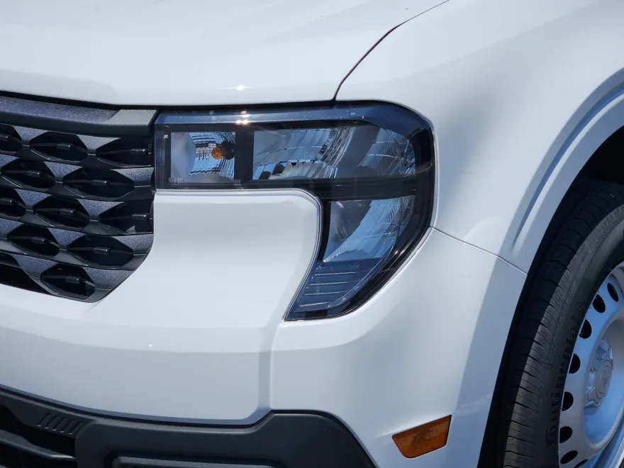 2025 Ford Maverick XL photo 1