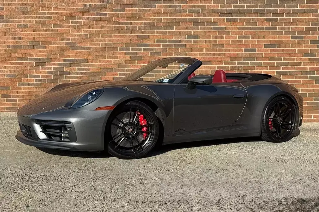 2022 Porsche 911 GTS Cabriolet photo 1