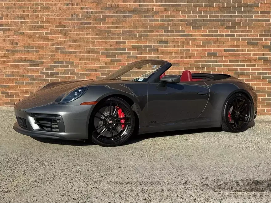 2022 Porsche 911 GTS Cabriolet photo 1