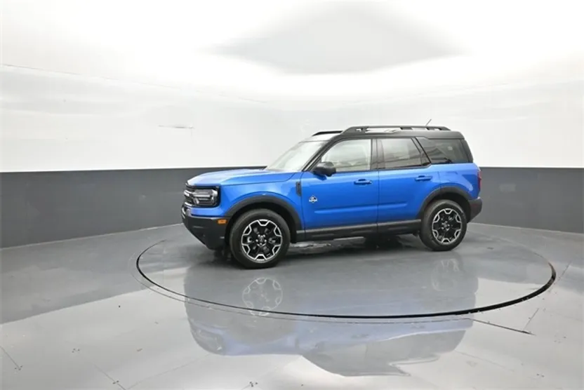2025 Ford Bronco Sport Outer Banks photo 1