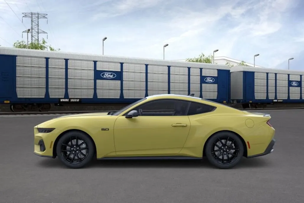 2025 Ford Mustang GT Premium photo 1