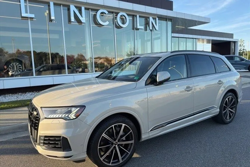 2022 Audi Q7 Prestige 55 photo 1