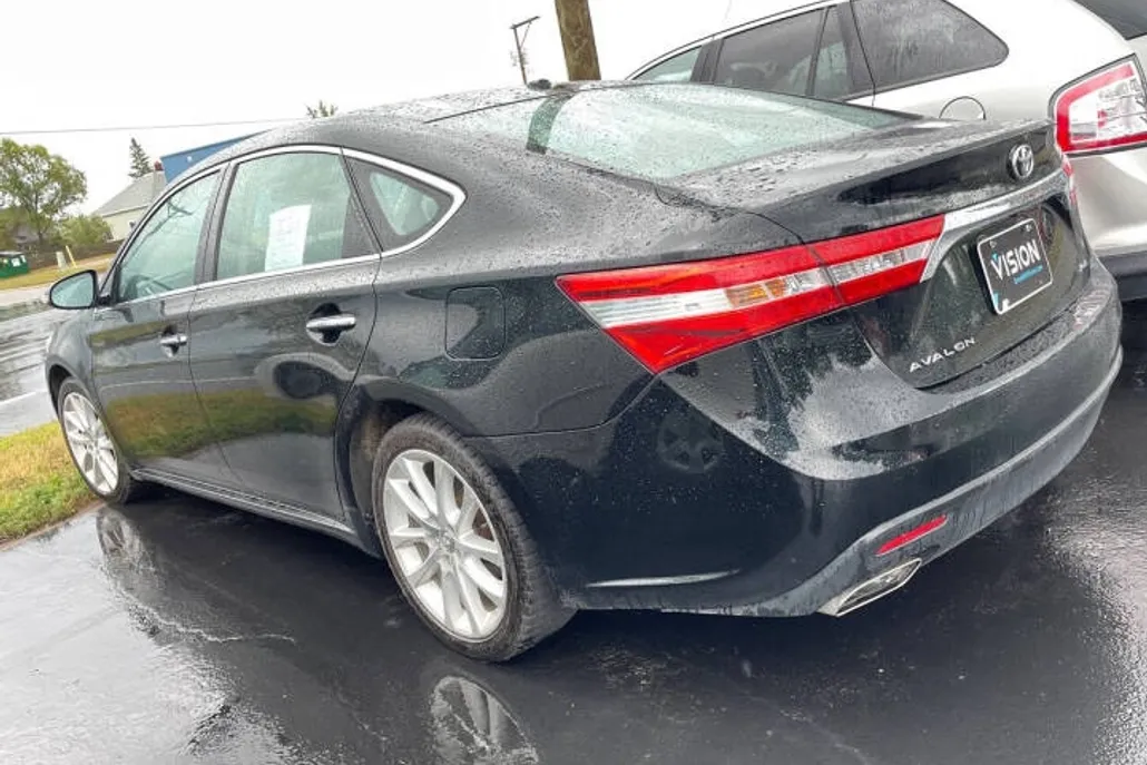 2013 Toyota Avalon XLE photo 1