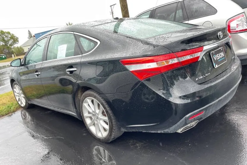 2013 Toyota Avalon XLE photo 1
