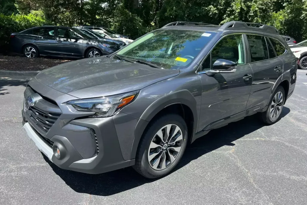 2025 Subaru Outback Limited XT photo 1