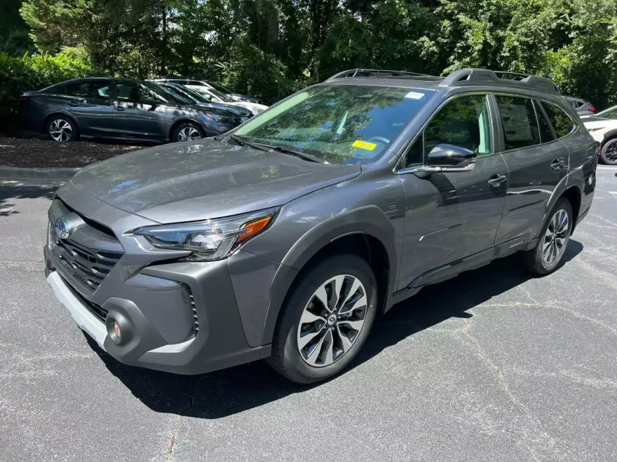 2025 Subaru Outback Limited XT photo 1