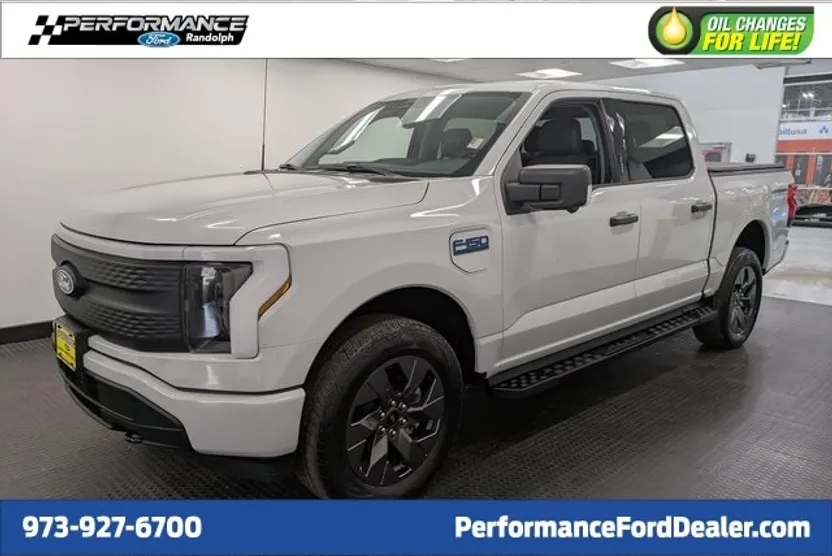 2024 Ford F-150 Lightning XLT photo 1