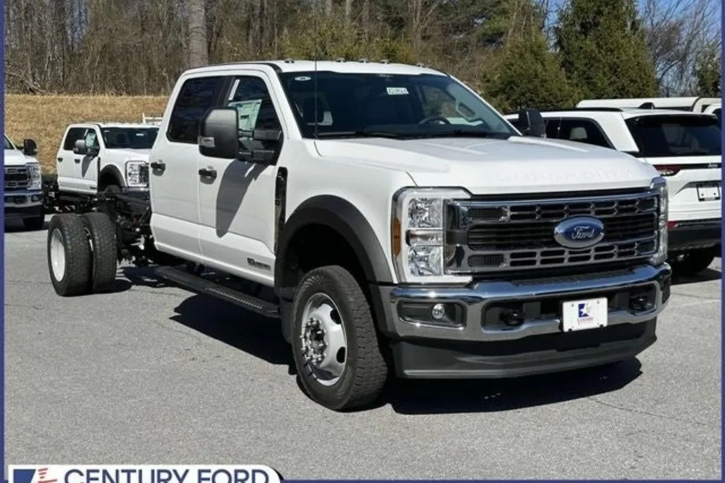 2025 Ford F-450 photo 1