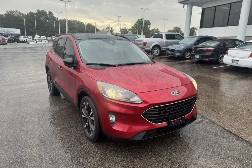2022 Ford Escape SEL photo 1
