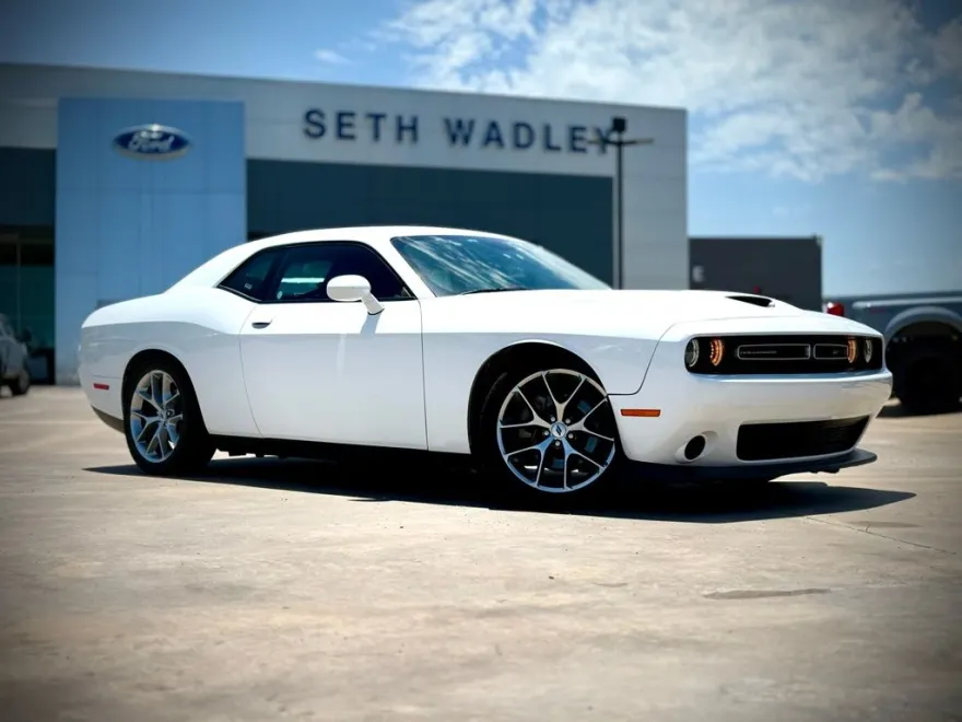 2023 Dodge Challenger GT photo 1