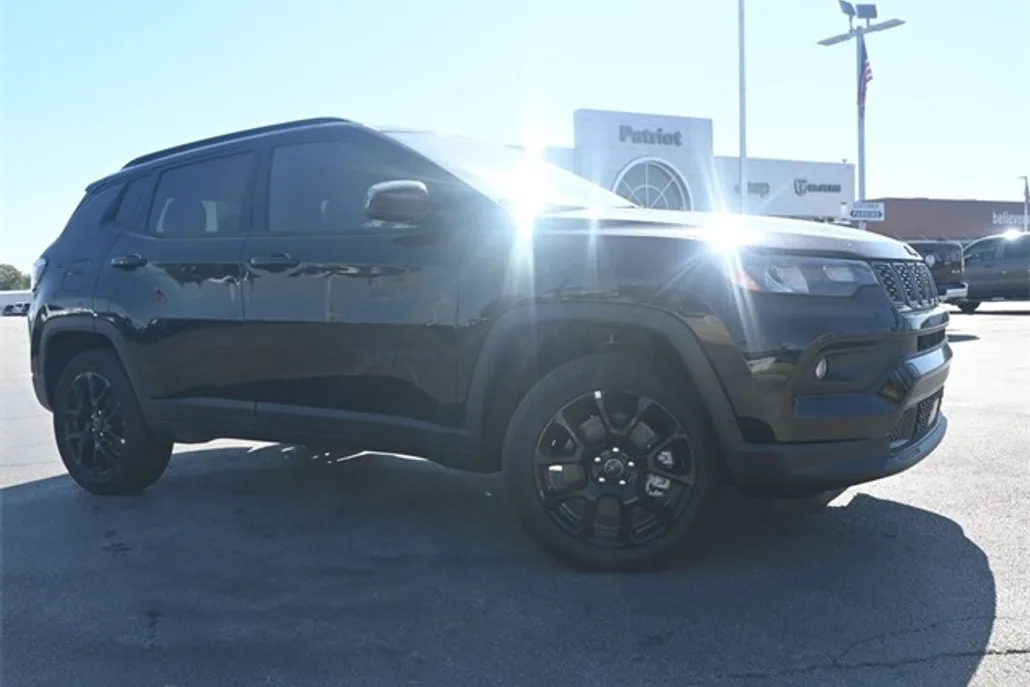 2026 Jeep Compass Latitude photo 1