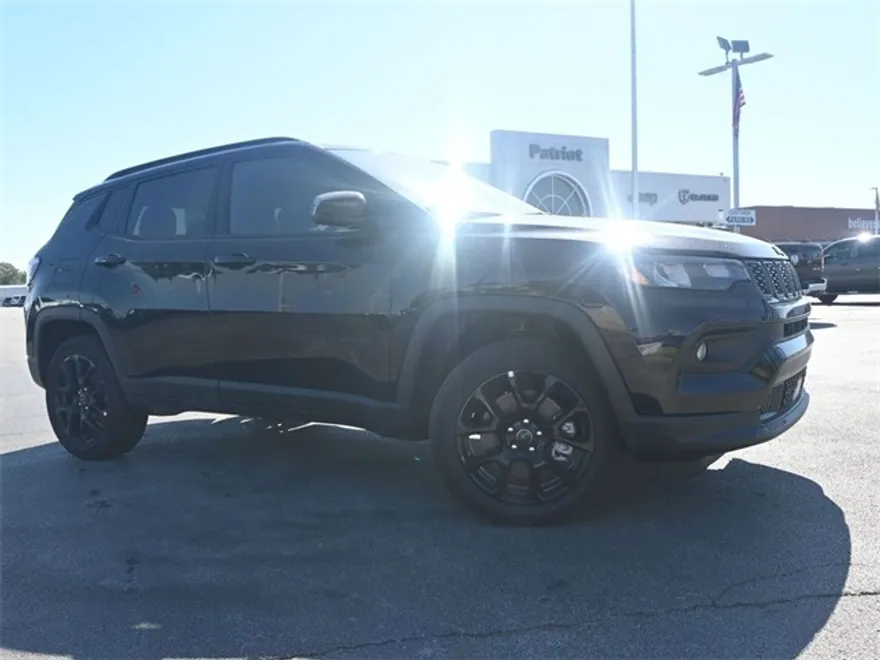 2026 Jeep Compass Latitude photo 1