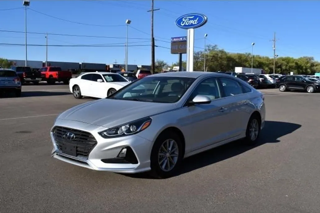 2019 Hyundai Sonata SE photo 1