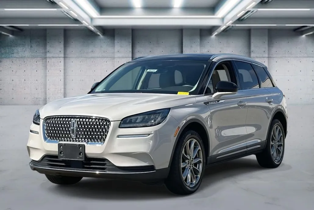 2022 Lincoln Corsair Standard photo 1