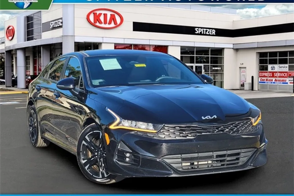 2022 Kia K5 GT-Line photo 1