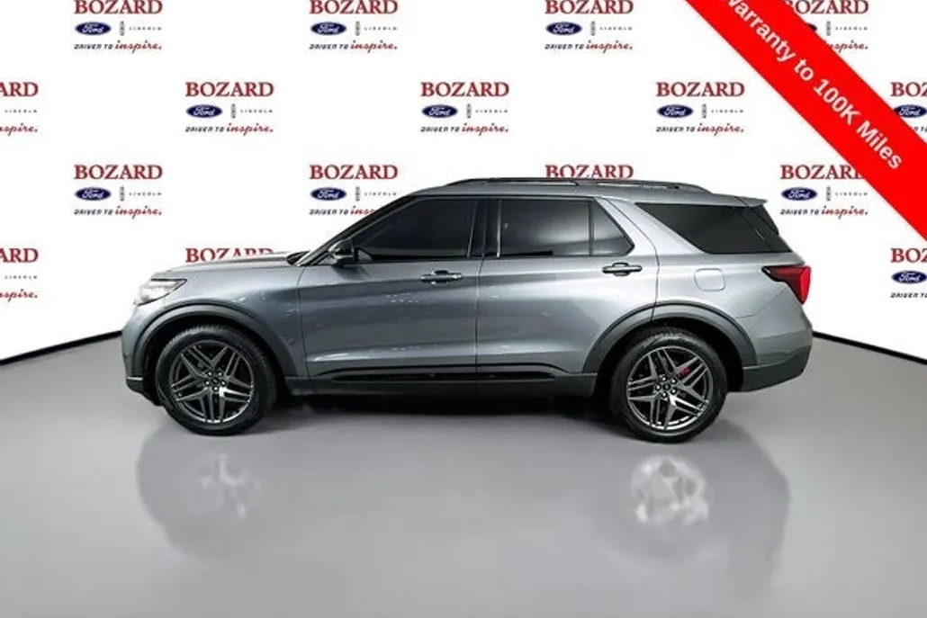 2025 Ford Explorer ST photo 1