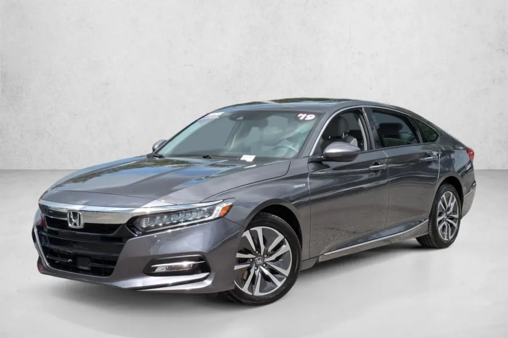 2019 Honda Accord Hybrid Touring photo 1