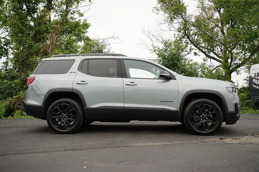 2023 Gmc Acadia SLE photo 1