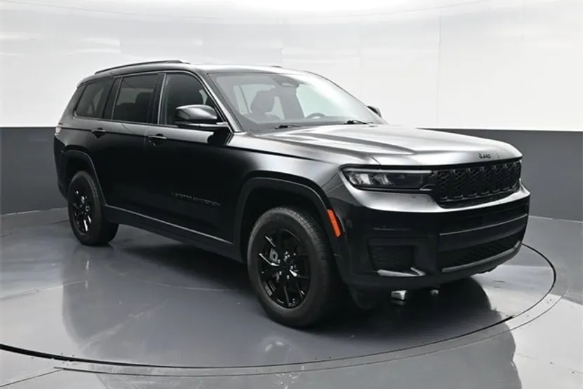 2024 Jeep Grand Cherokee Laredo photo 1