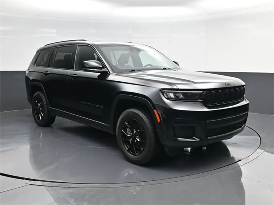 2024 Jeep Grand Cherokee Laredo photo 1