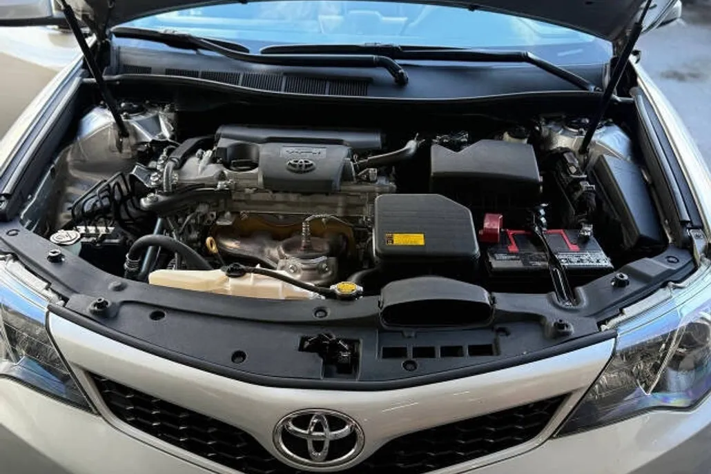 2013 Toyota Camry SE photo 1