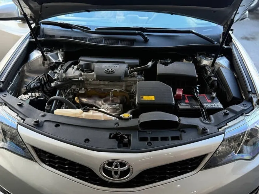 2013 Toyota Camry SE photo 1