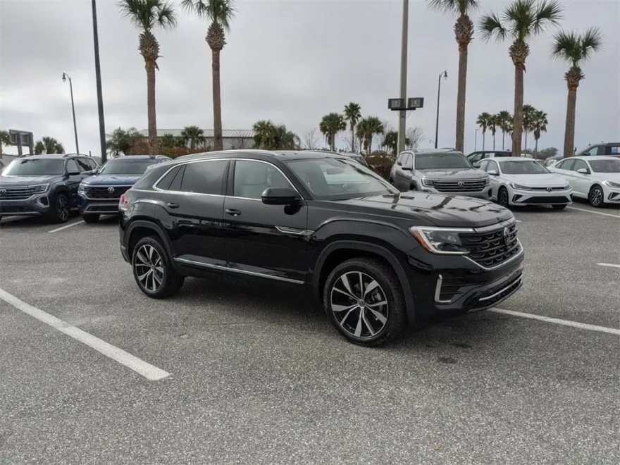 2025 Volkswagen Atlas Cross Sport SEL Premium R-Line photo 1