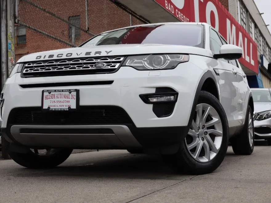 2017 Land Rover Discovery Sport HSE photo 1
