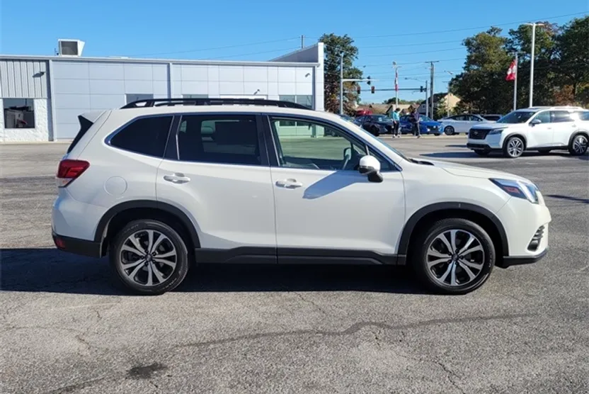 2022 Subaru Forester Limited photo 1