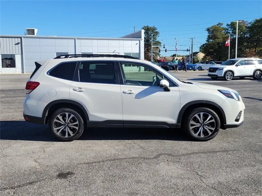 2022 Subaru Forester Limited photo 1