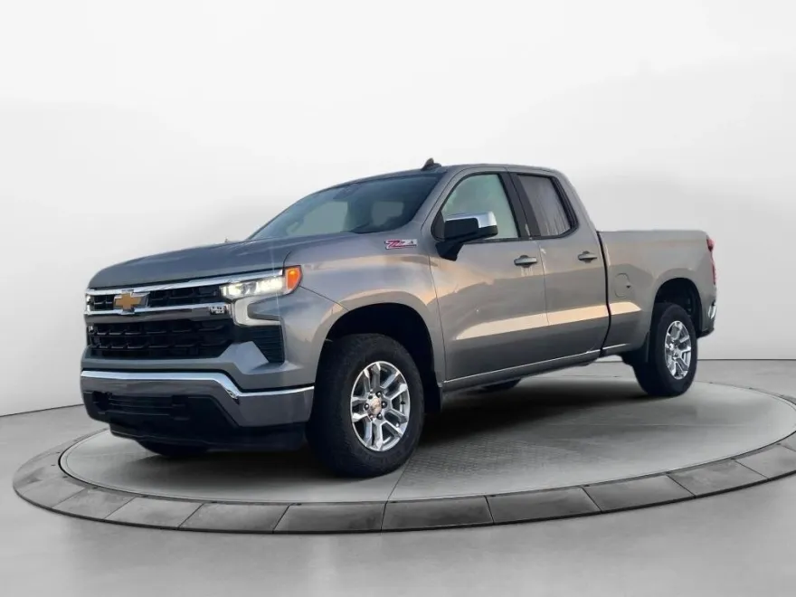 2025 Chevrolet Silverado 1500 LT photo 1