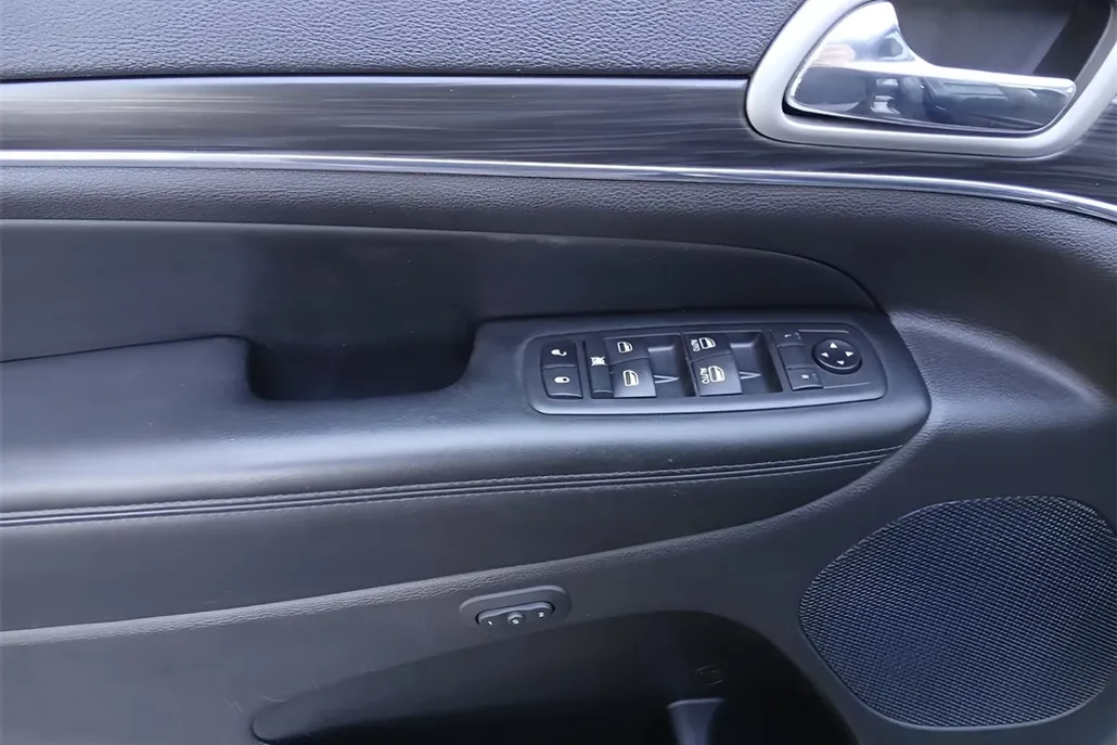 2020 Jeep Grand Cherokee Limited photo 1