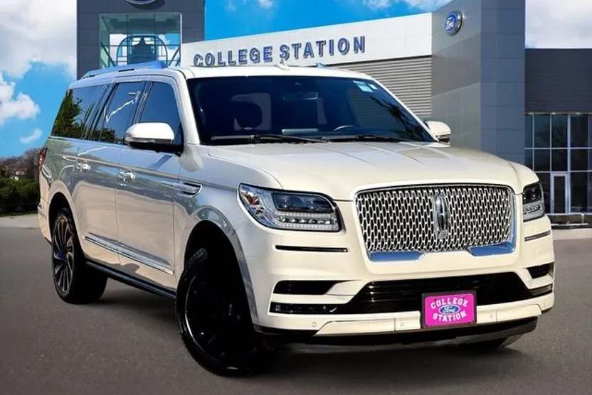 2021 Lincoln Navigator L Reserve photo 1