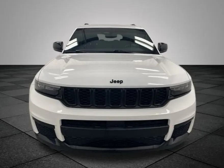2021 Jeep Grand Cherokee Altitude photo 1