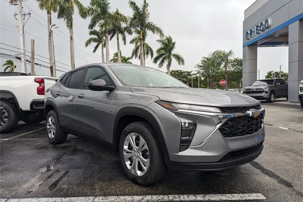 2026 Chevrolet Trax LS photo 1